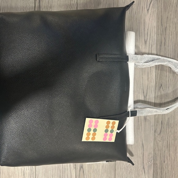 NEW Caraa Convertible Studio Tote in Black Leather - Picture 10 of 12